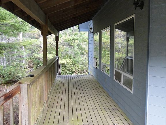 4th image of 71 NE Mahogany Ct