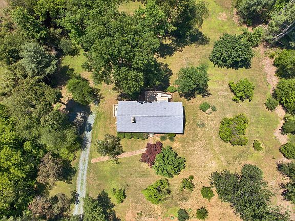 2nd image of 754 Tilman Rd