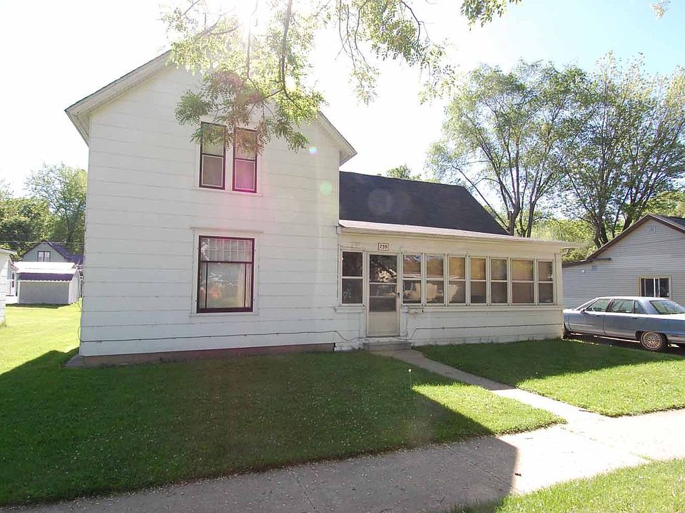 2nd image of 739 S Park St