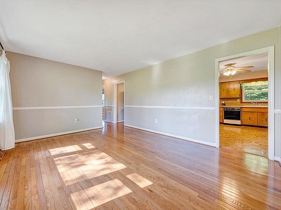 2nd image of 513 Farmer Ln