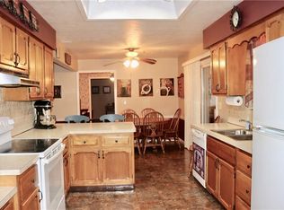 29755 Sutton Dr, North Olmsted, OH 44070