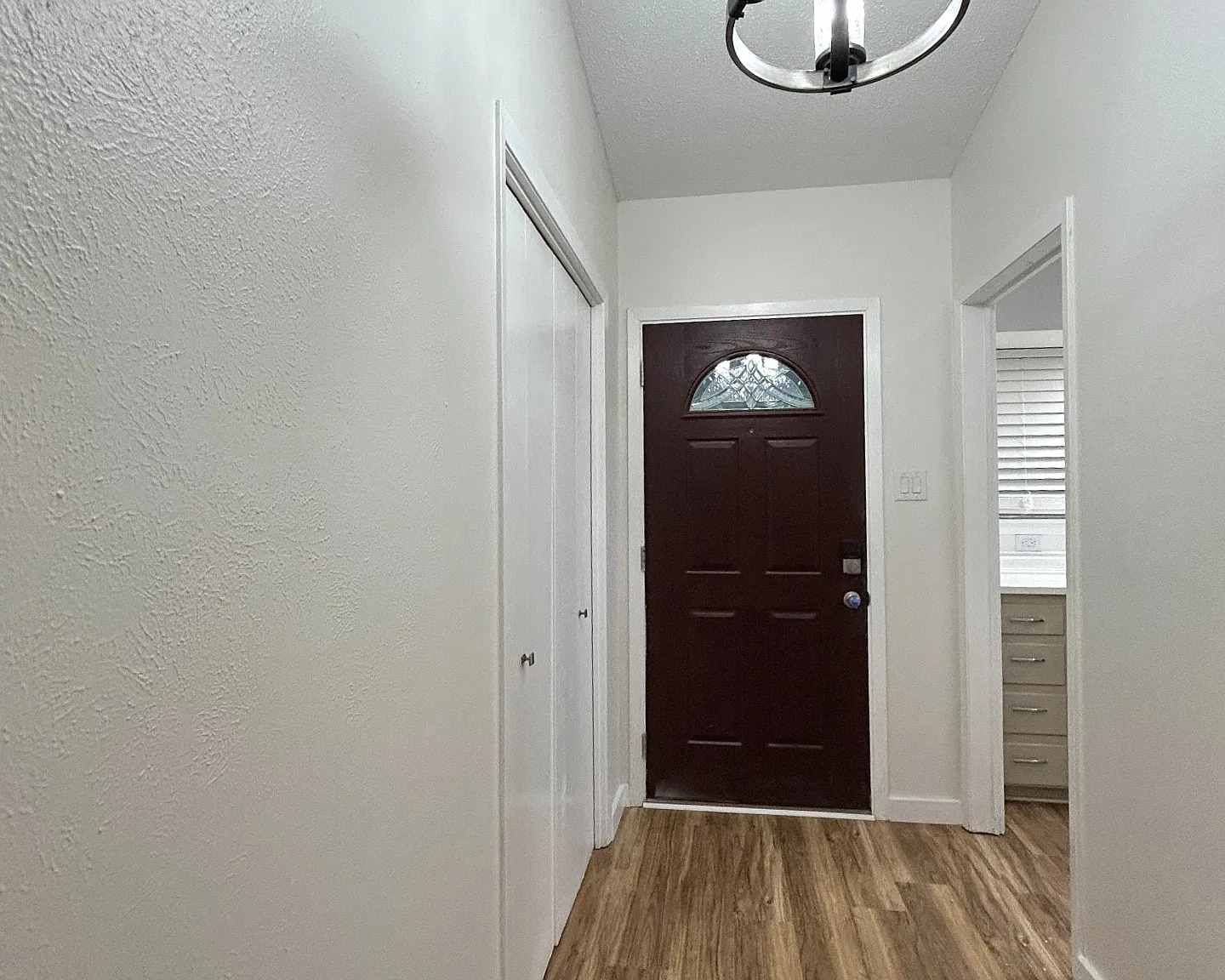 3 bed, 1693 sqft, $2,250 — Photo 3