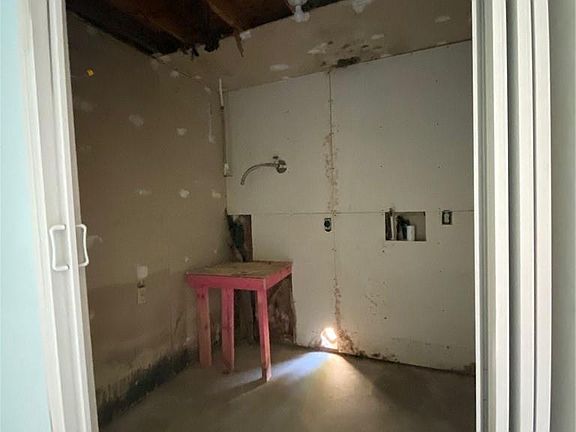 3rd image of 7638 Tarpon Dr