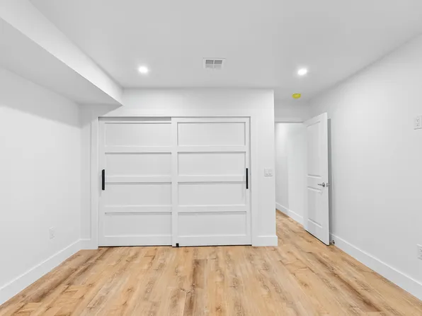 440 W Queen Ln, Philadelphia, PA