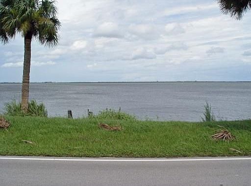 3rd image of 5401 S Indian River Dr