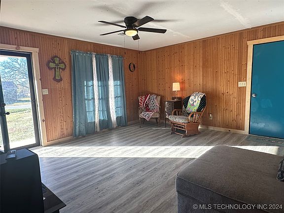 2nd image of 306 Creek Ave