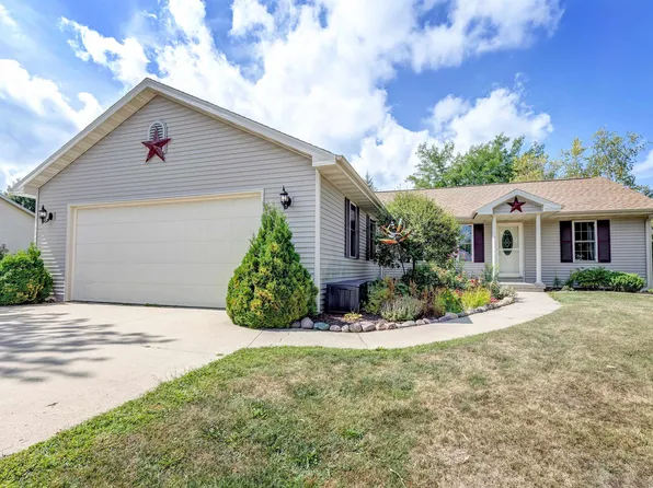407 High Ridge Ln, Black Creek, WI 54106