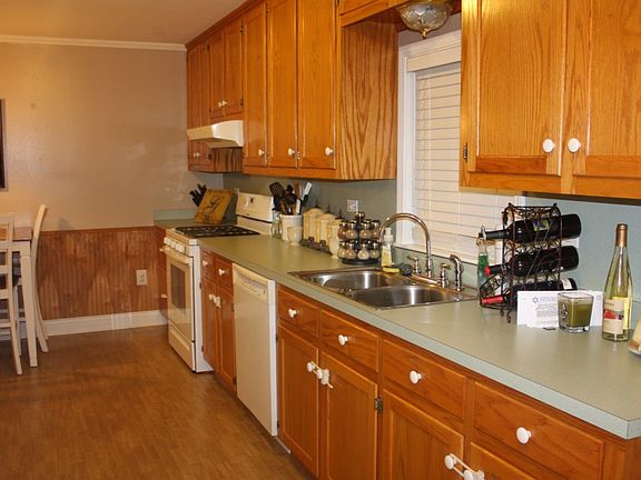 5th image of 102 Canal Ln