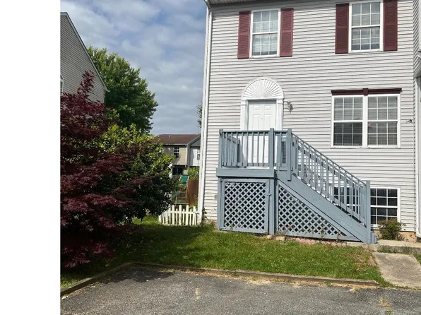 22 Highland Way, Newark, DE 19702