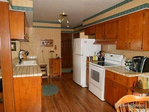5th image of 38725 Beecher Dr