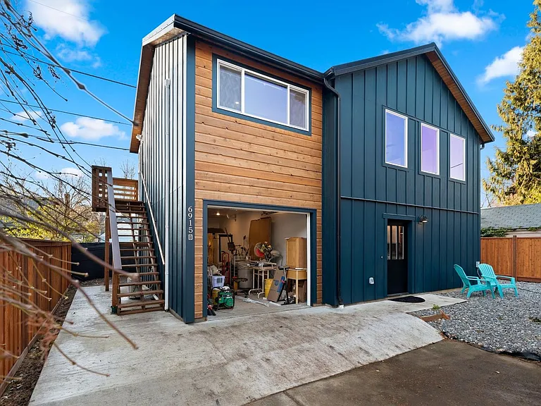 6915 NE 23rd Ave #C — Photo 2