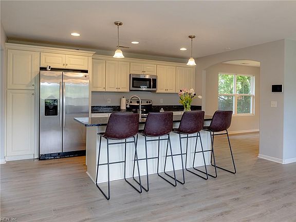 4th image of 1356 Chanelka Rd