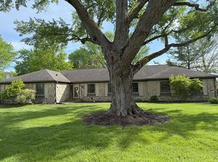 10810 Lakeview Dr, Carmel, IN 46033