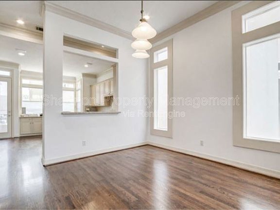 5th image of 1515 Hyde Park Blvd APT 32