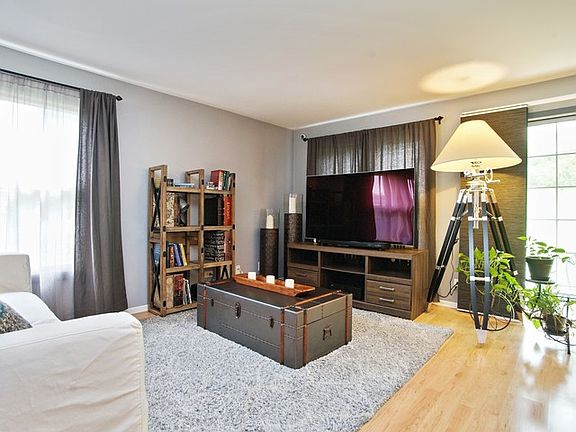 3rd image of 264 Greensboro Ct #1