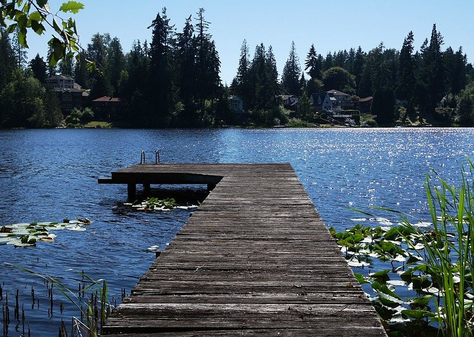 1st image of 18051 E Lake Desire Dr SE