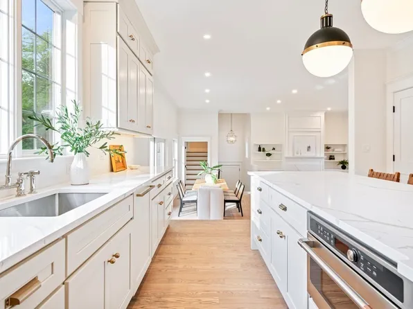 42 Central St, Norwell, MA 02061