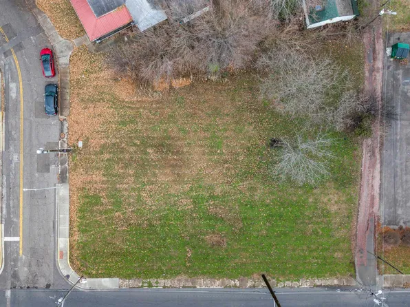 318-320 E Cherry St #322, Evansville, IN 47713