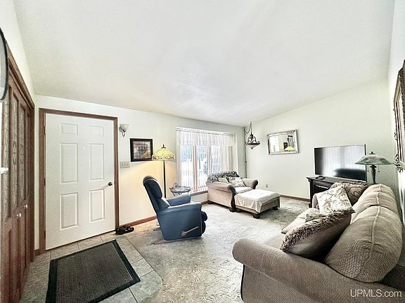 3rd image of 857 Colleen Circle Dr