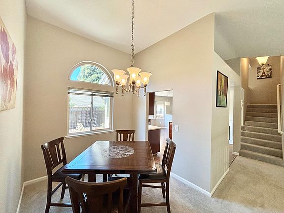 4th image of 385 Hatteras Way