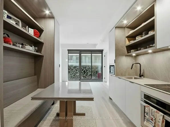 55 Charles St E, Toronto, ON