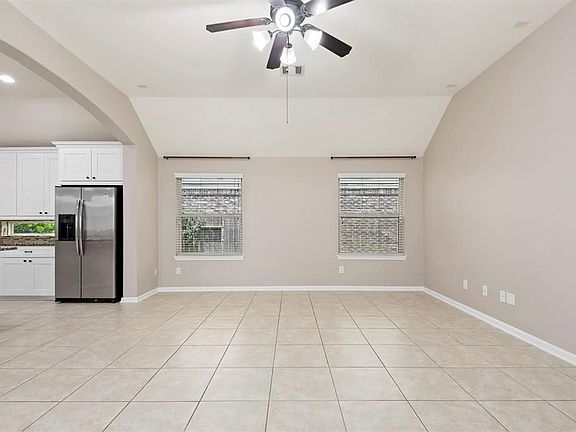 5th image of 25015 Lakecrest Glen Dr