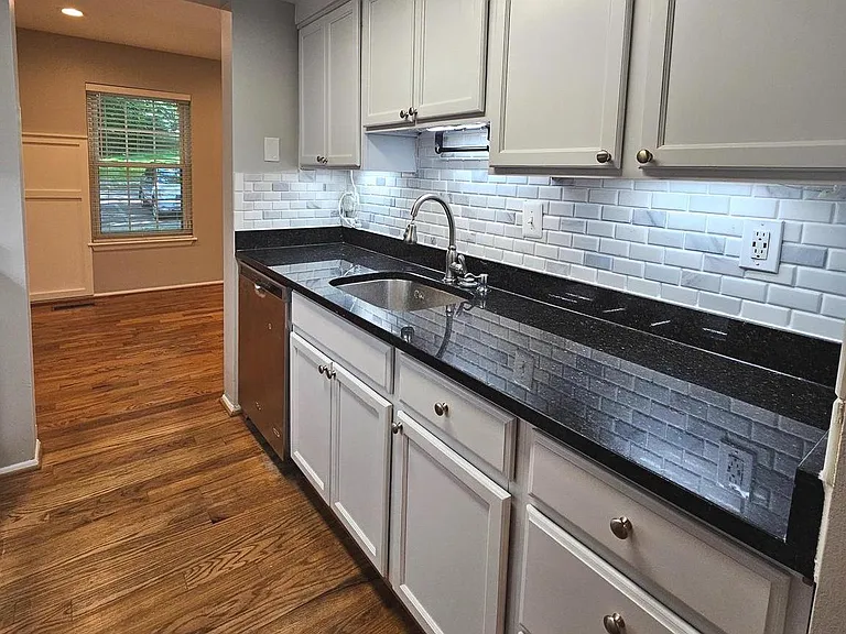 6430 Shannon Station Ct — Photo 12
