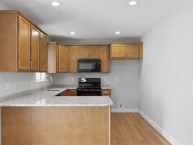 149 Lowell Rd #U-1 — Photo 8