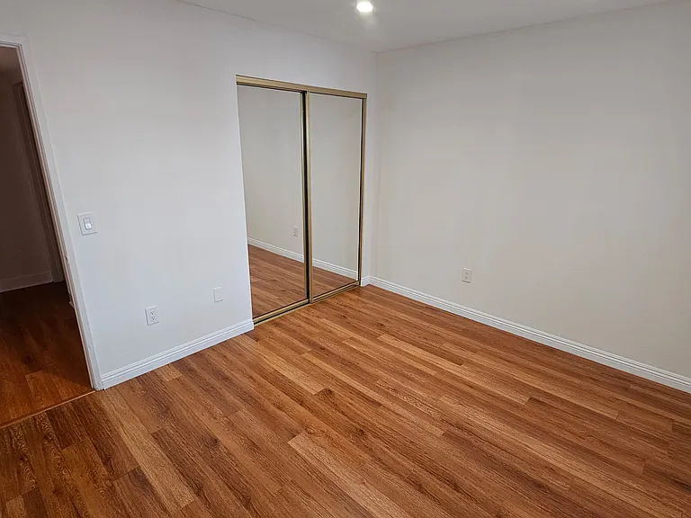 215 E Maple St #104 — Photo 9