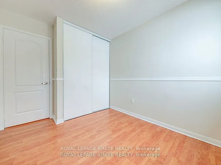 80 Acorn Pl #8 — Photo 22