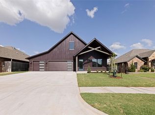 2216 Sugar Sands Rd, Yukon, OK 73099