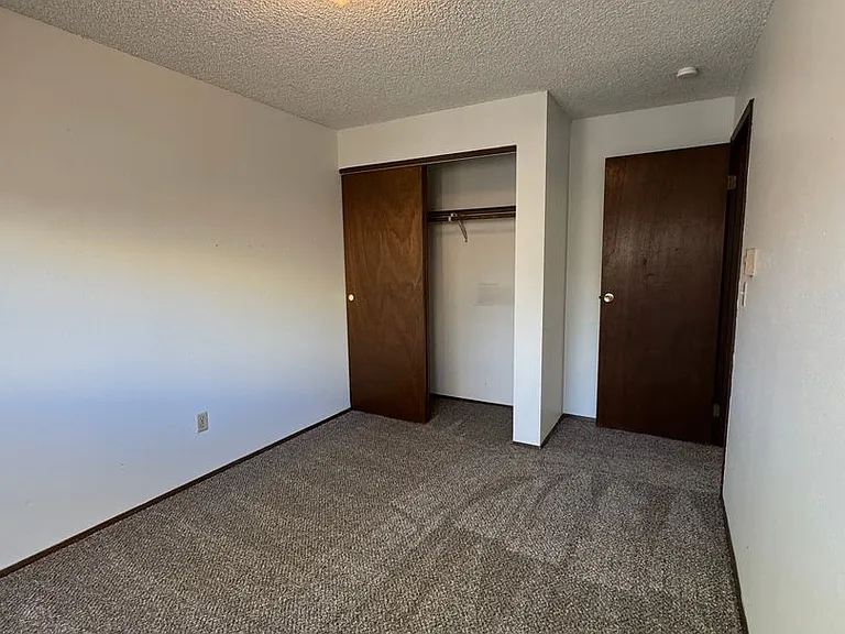 1204 N B St — Photo 29
