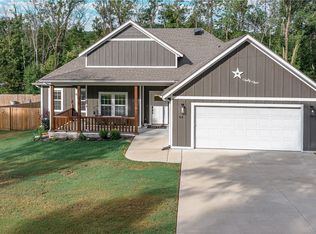 44 Overton Dr, Bella Vista, AR 72714