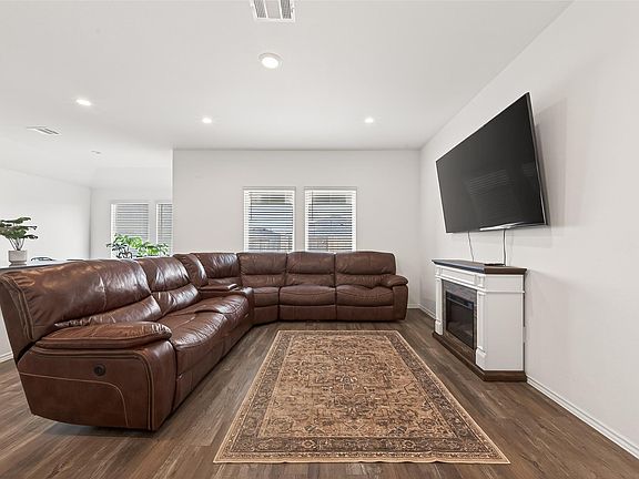 5th image of 40603 Pine Spruce Ln