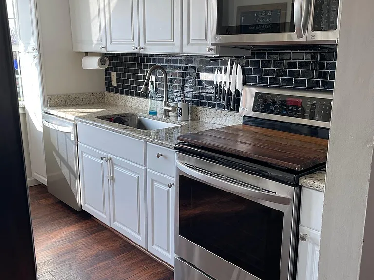 18 Boileau Ct — Photo 2