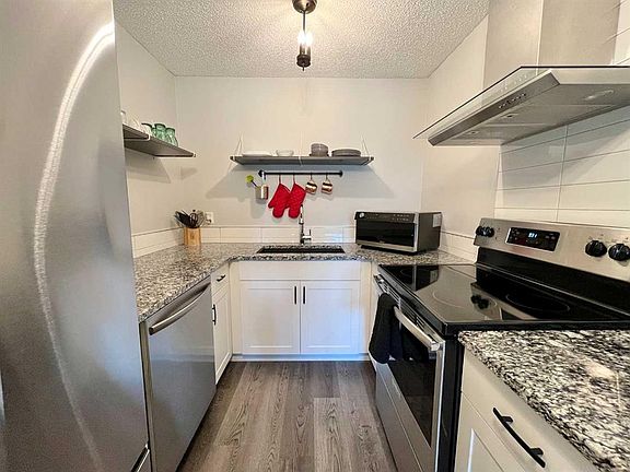 4th image of 295 N Columbia Blvd W #204A