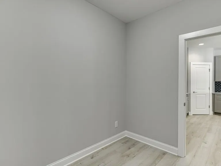 1641 E Broad St — Photo 11