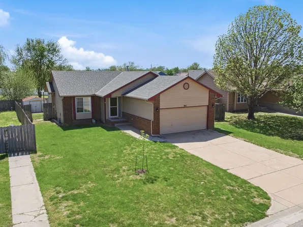 941 E Forest Ct, Haysville, KS 67060