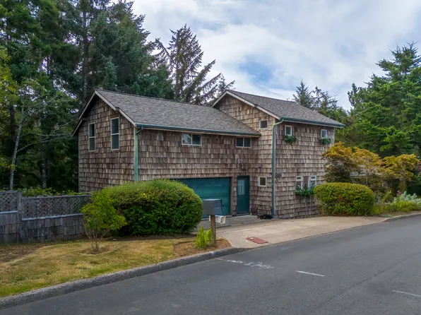 516 NE 20th Pl #1, Newport, OR 97365