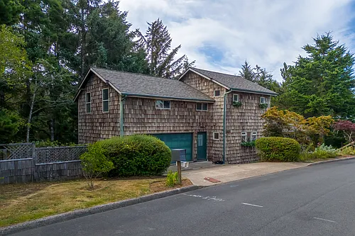 516 NE 20th Pl Photo 1