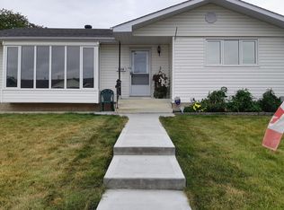 14724 73rd St NW, Edmonton, AB T5C 0V8