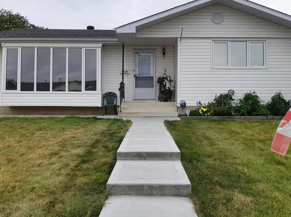 14724 73rd St NW, Edmonton, AB T5C 0V8