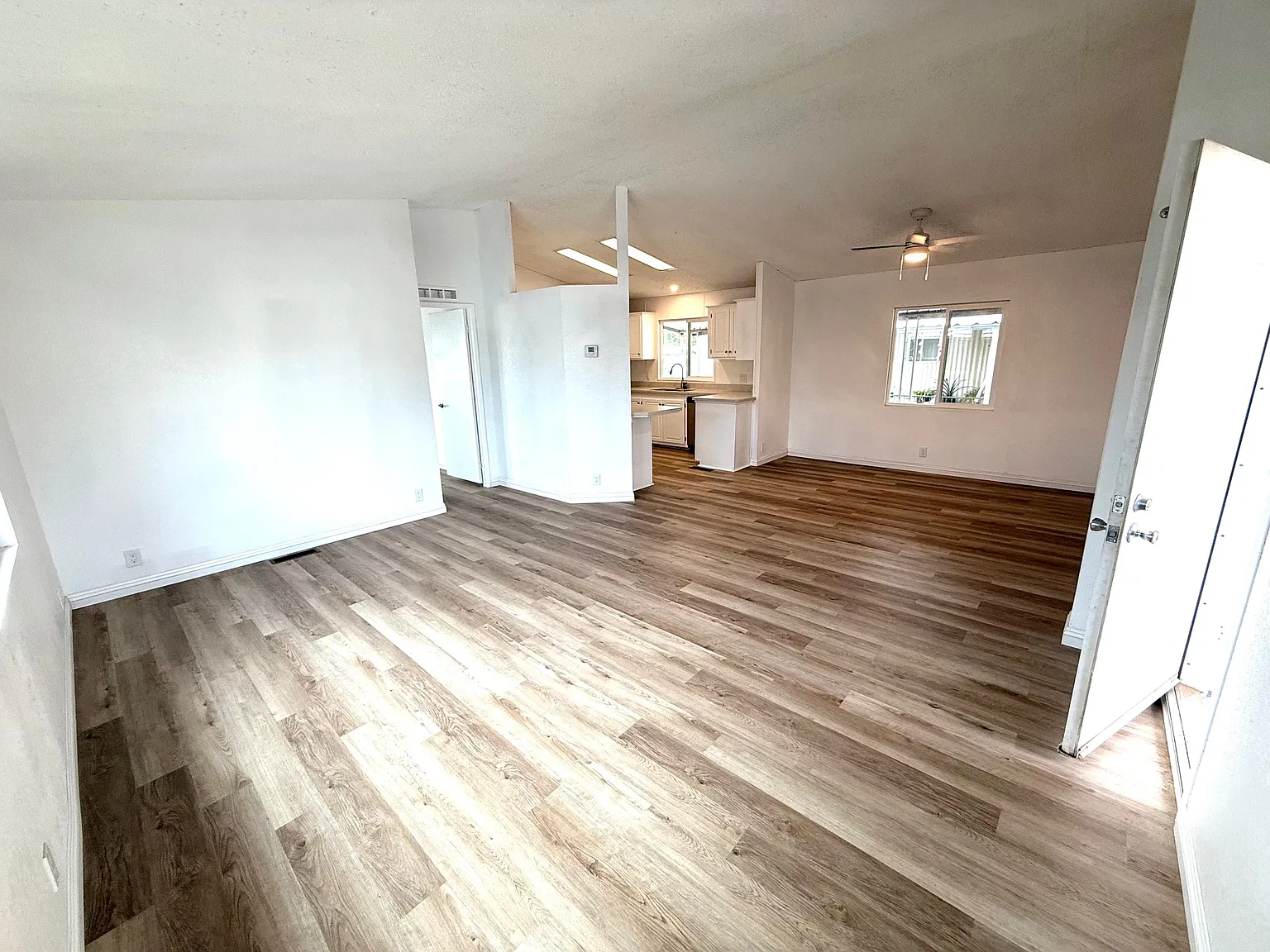 2 bed, 600 sqft, $1,750 — Photo 3