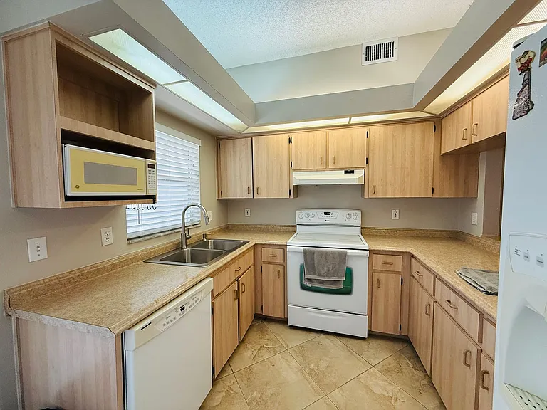 2843 Thaxton Dr #38 — Photo 9