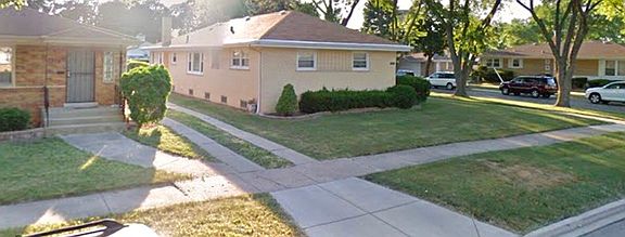 2nd image of 900 Cromwell Ave