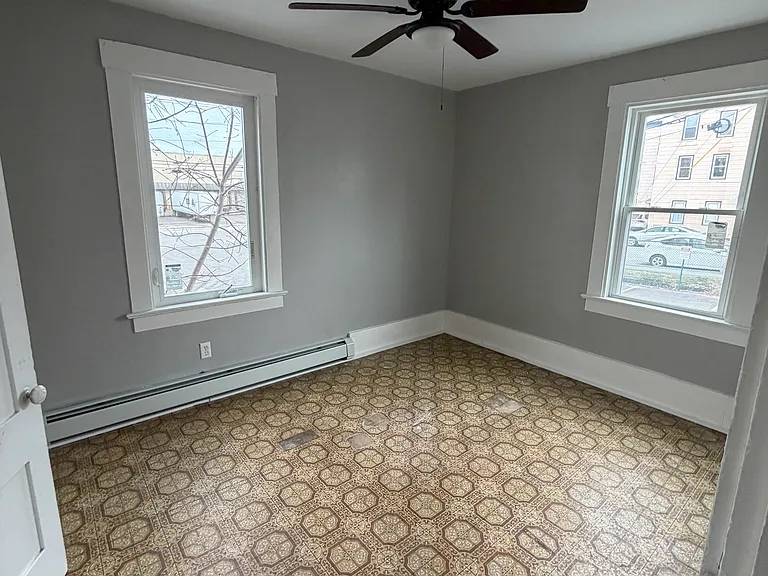 39 Knox St #7 — Photo 5