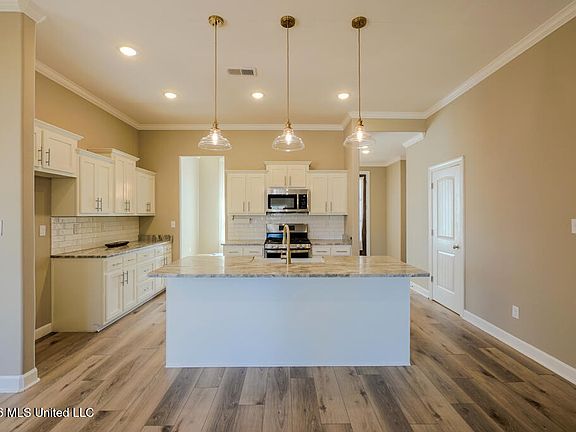 4th image of 1716 Lia Ln