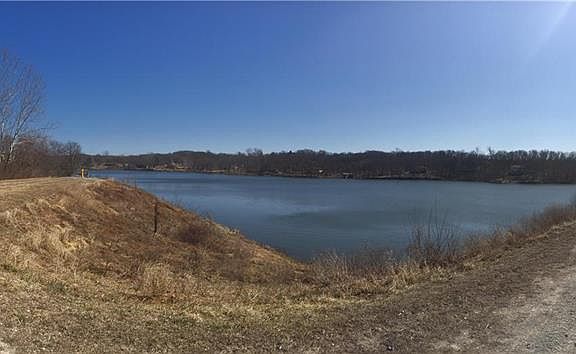 5th image of Lakeside Dr