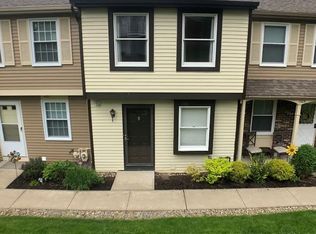 1106 Bonnie Brae Dr, Coraopolis, PA