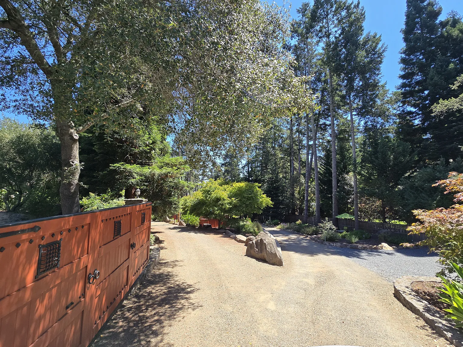 1 bed, 900 sqft, $2,350 — Photo 3